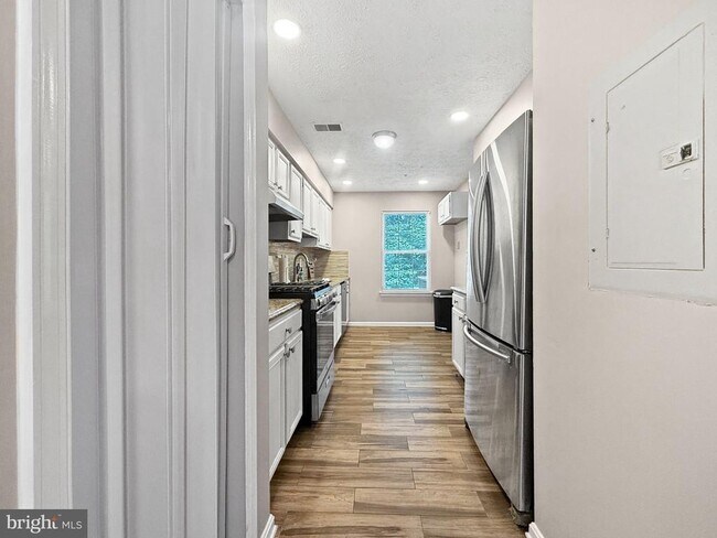 Foto del edificio - 7246 Mahogany Dr