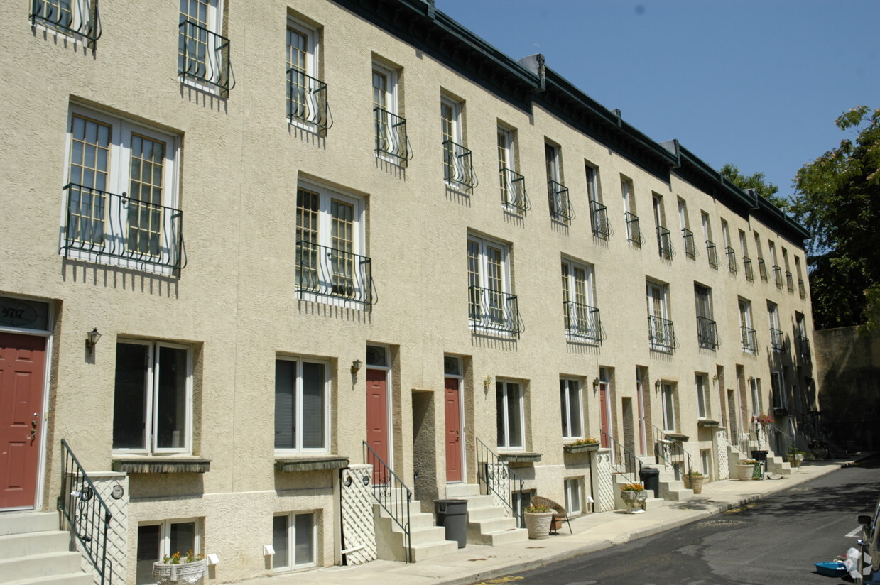 Building Photo - Alden Walk