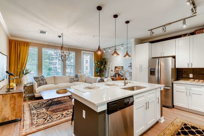 Foto del edificio - 1900 Barton Springs, Unit #2042