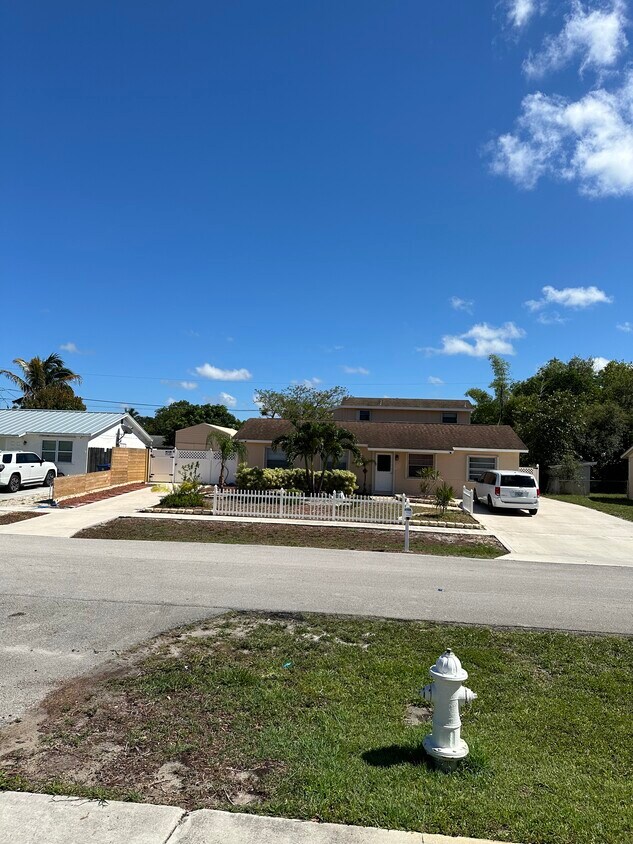 Foto principal - 1114 Chickasaw St
