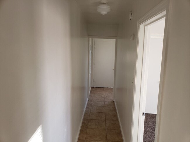 Building Photo - Affordable 1bed/1bath Duplex in Riverbank