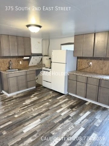 Foto principal - 375 S 2nd E St