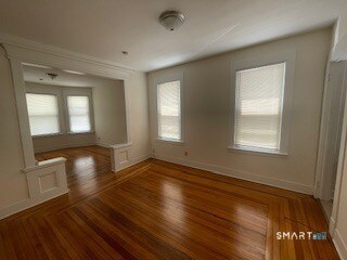 Foto del edificio - 296 Shelton Ave