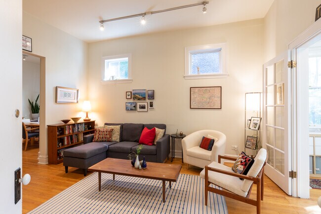 Foto del edificio - 1511 N Wicker Park Ave