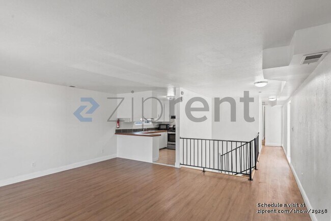 Foto del edificio - 7445 Weld St