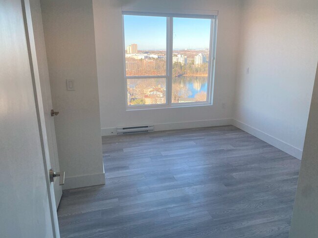 Building Photo - Beautiful New 2 Bed 2 Bath