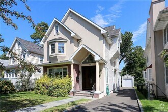 Building Photo - 1A Floyd Pl