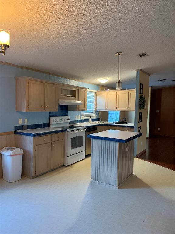 Building Photo - 7742 TX-36