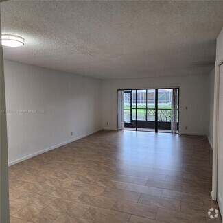 Building Photo - 342 Lakeview Dr