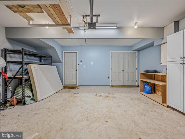 Building Photo - 179 Presidents Pointe Ave