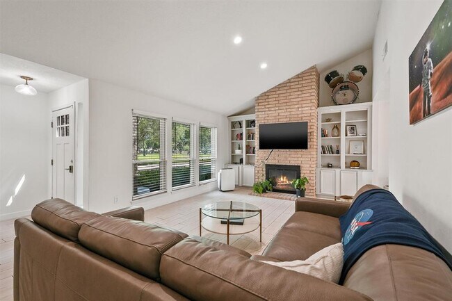Foto del edificio - 2213 Broadlawn Dr