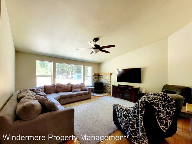 Foto del edificio - 4 br, 2.5 bath House - 2733 Teal Lake Rd