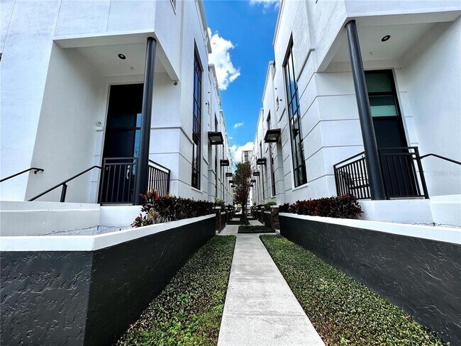 Foto del edificio - 350 S Osceola Ave