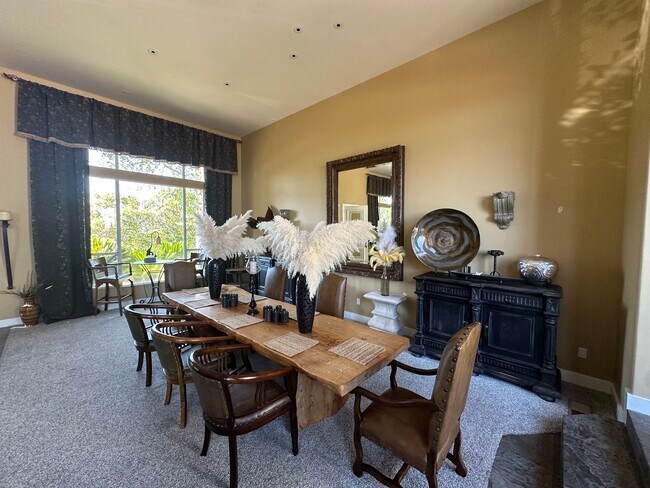 Foto del edificio - Hilltop Estate in Green Valley-Fully Furni...