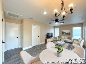 Foto del edificio - 7571 Windsor Oaks