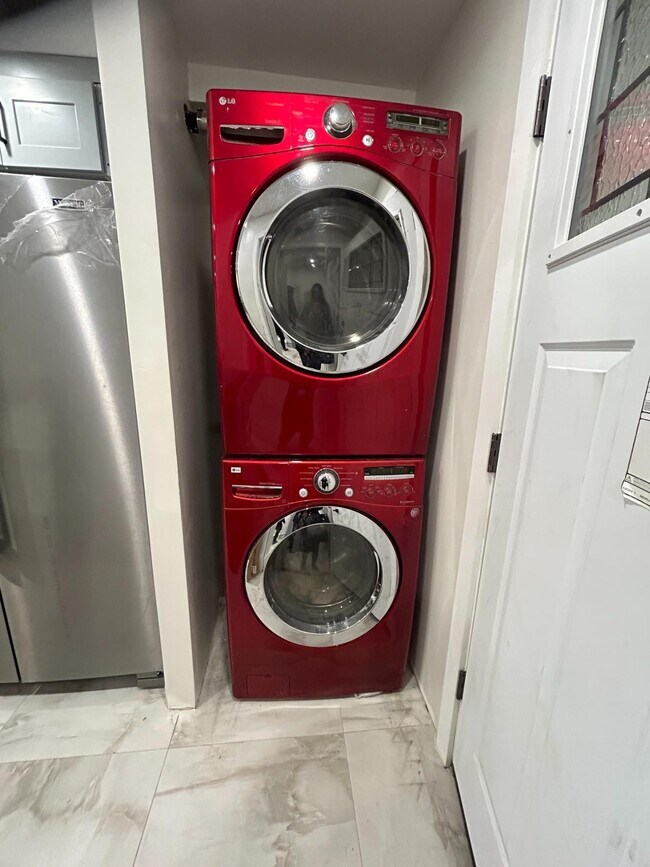 Foto del edificio - EAST NEW YORK AVE.