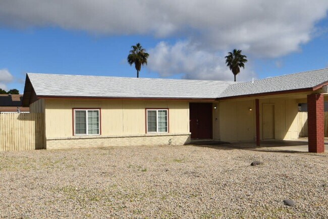 Building Photo - 8644 W Golden Ln