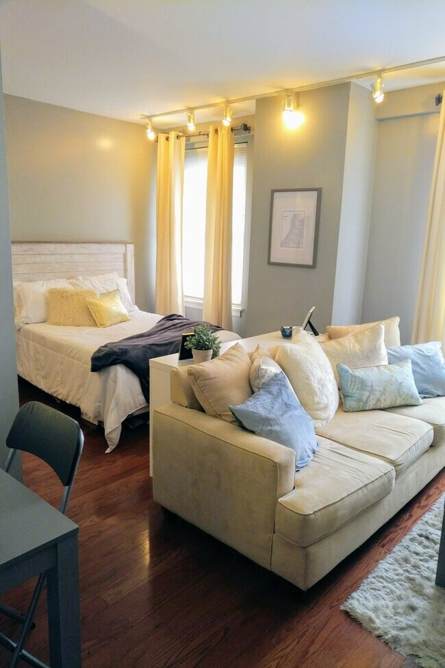 Foto del edificio - Spacious Studio in the Historic Claridge H...