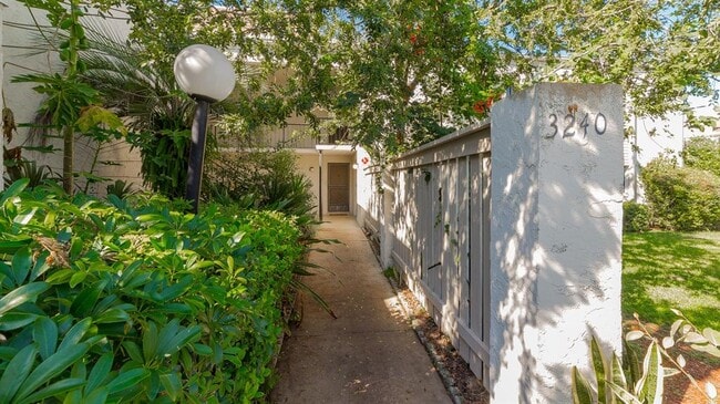 Foto del edificio - 3240 S Semoran Blvd