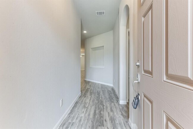 Foto del edificio - 3815 Briar Water Ct