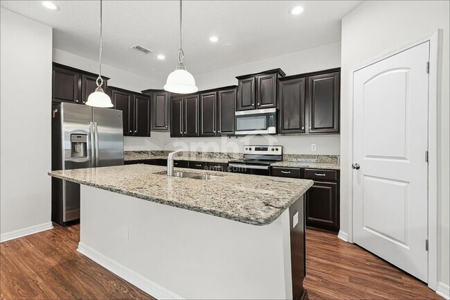 Building Photo - 13159 Royal Pines Ave