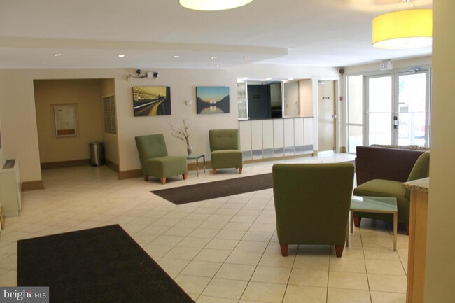 Foto del edificio - 2401 H St NW