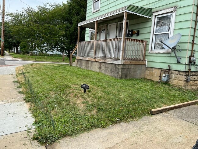 Building Photo - 861 W Wilbeth Rd