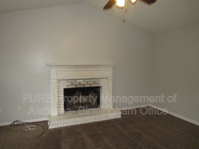 Foto del edificio - 7060 Old Springville Rd