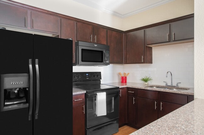 Building Photo - West Oaks