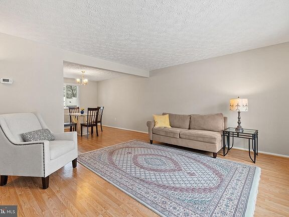 Building Photo - 312 Samantha Dr
