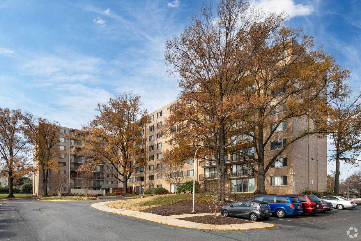 Primary Photo - Oglethorpe Condominiums