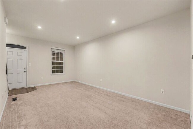 Foto del edificio - 2042 Track Cir