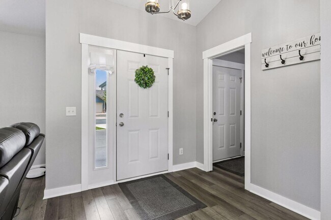 Building Photo - 3 Bedroom 2 Bath Luxury Home in Montgomery