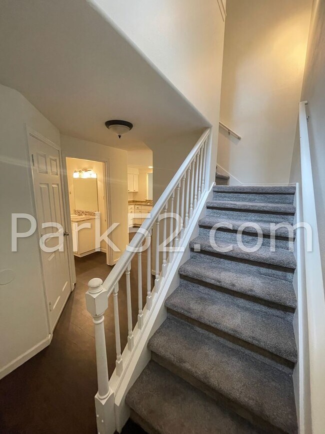 Building Photo - 3 bedroom Townhome in Gig Harbor