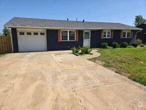 Building Photo - 1309 W Beech Dr