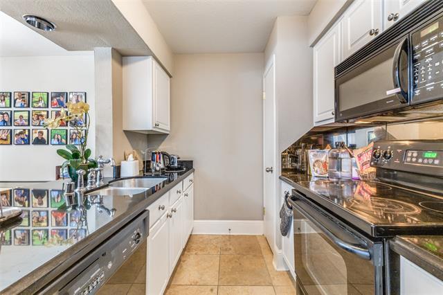 Building Photo - 5908 Sandhurst Ln