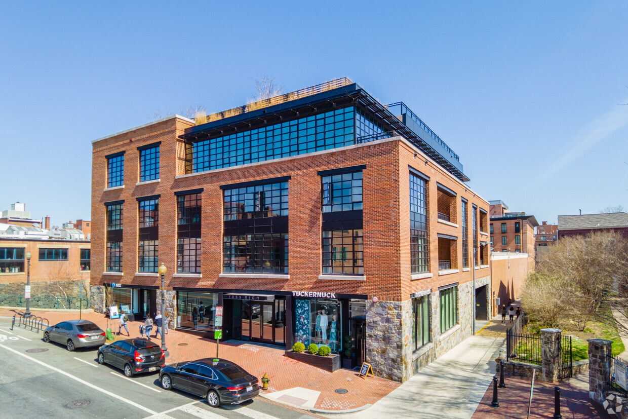 Primary Photo - 1057 Wisconsin Ave NW