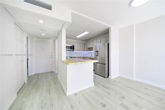 Foto del edificio - 2731 Taft St