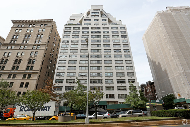 Foto del edificio - 646-652 Park Ave