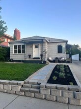 Building Photo - 1130 E Garfield Ave