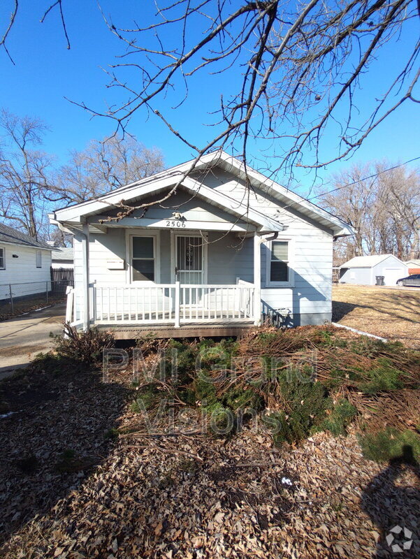 Building Photo - 2506 E Division St