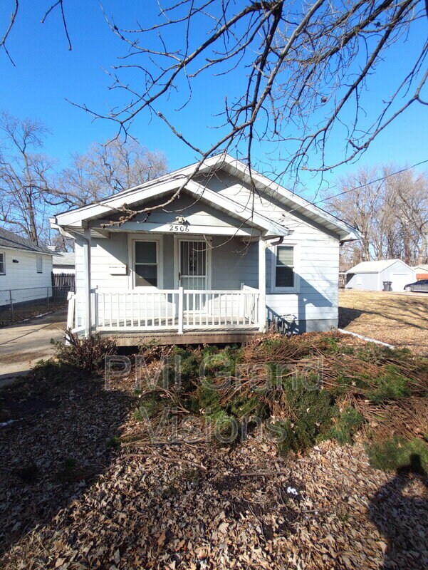 Primary Photo - 2506 E Division St