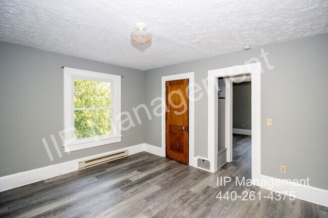 Building Photo - 54 S Portage Path