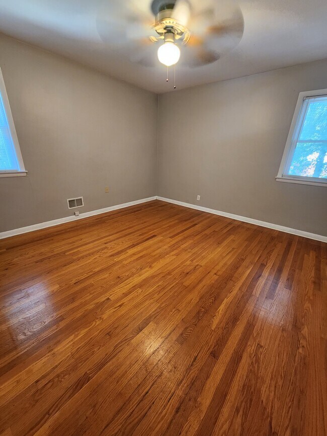 Foto del edificio - 1007 N 124th St