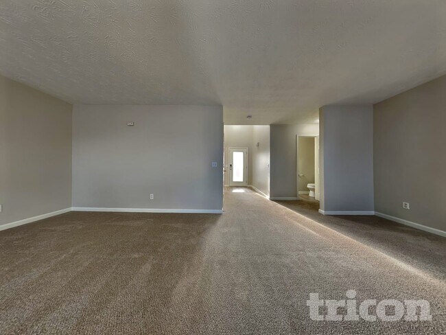 Building Photo - 62 Kirkhill Dr