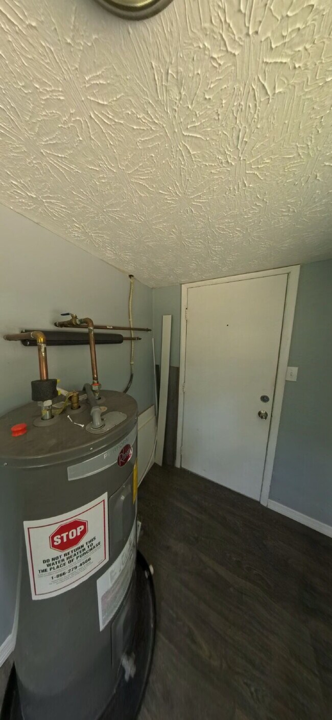 Foto del edificio - "Charming 3-Bed Oasis with 2 Full Baths in Keystone Heights – Spacious 1152 Sq Ft!"