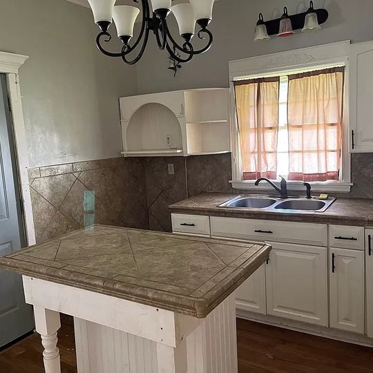 Foto del edificio - 310 N 13th St