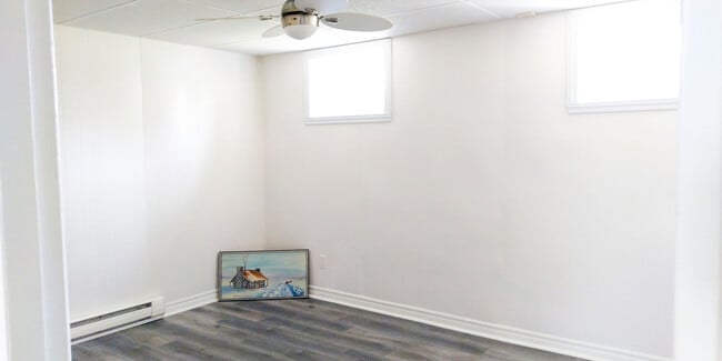 Building Photo - 240 Rue Jogues