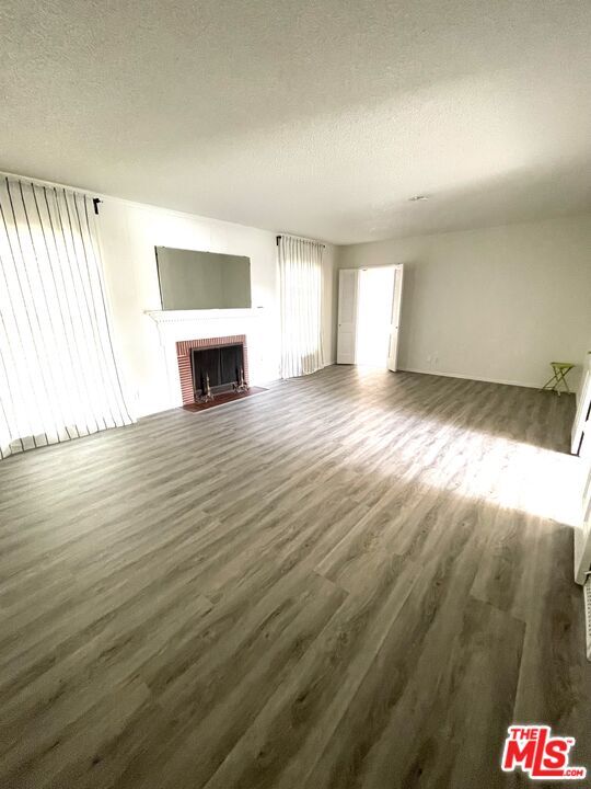 Foto del edificio - 6817 SULTANA Ave