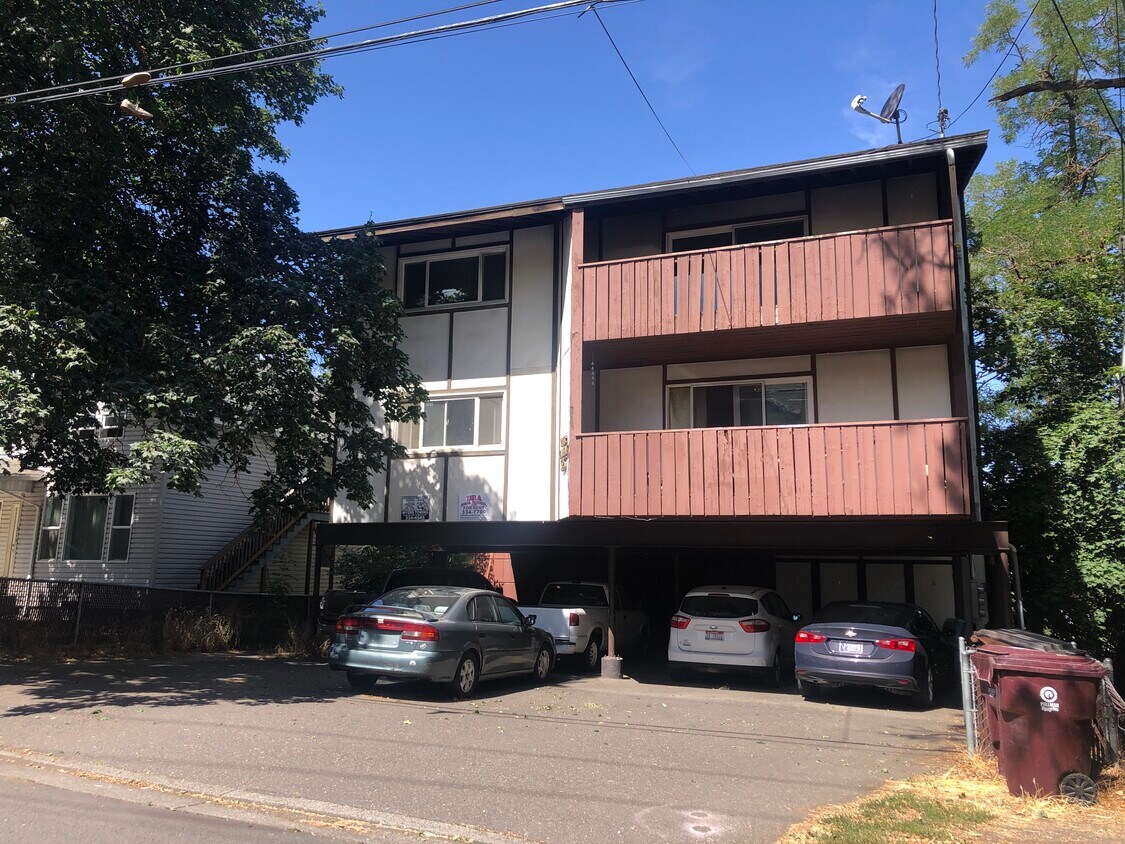 Foto principal - 525 NE Kamiaken St